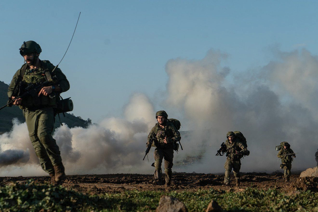 Israeli troops drill IDF photo