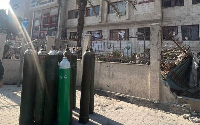 Medical oxygen tanks delivered by IDF, IDF photo