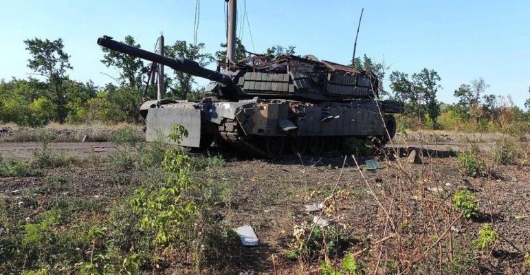 Ukrainian burned out tank wikimedia