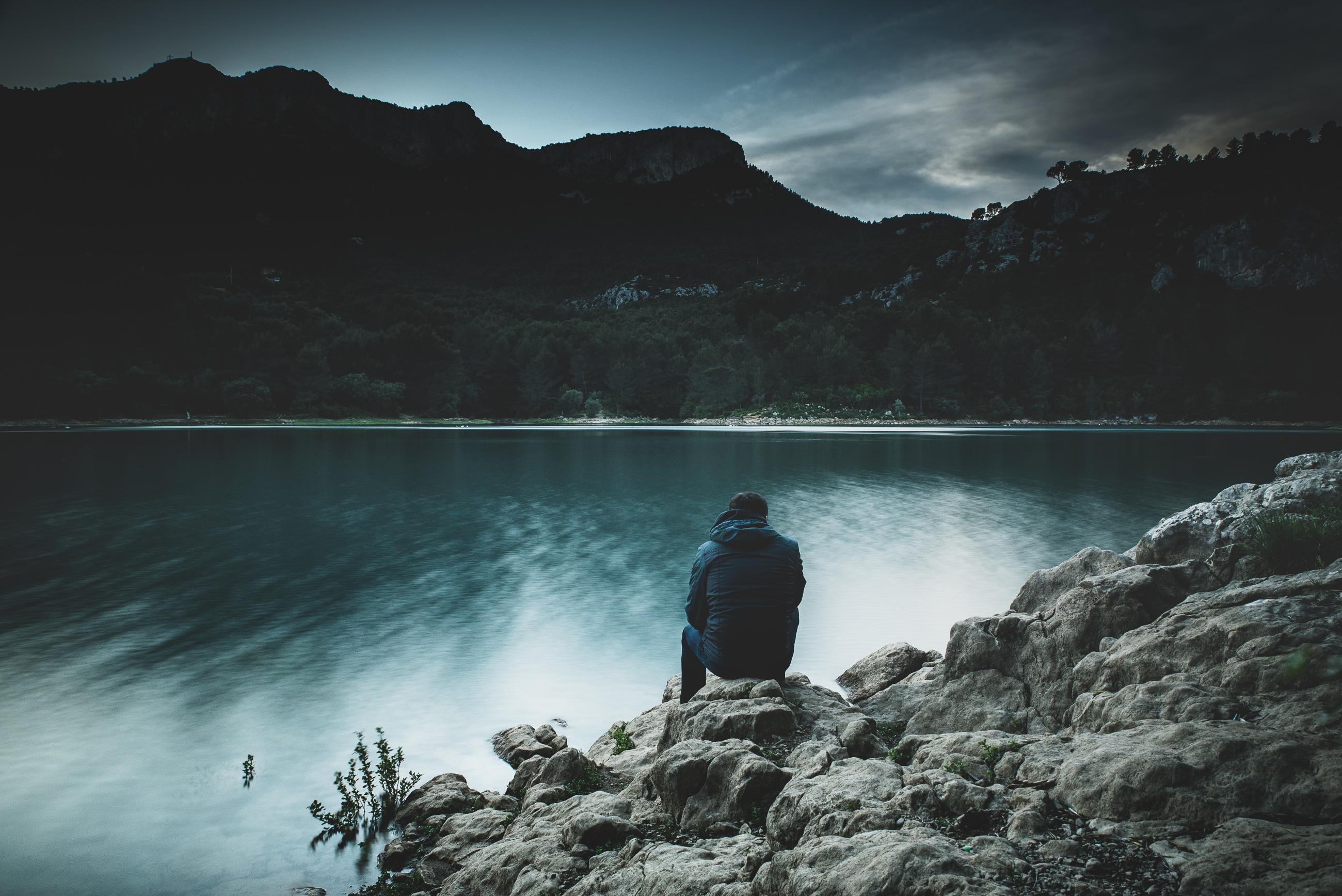 Guillaume de Germain photo unsplash lonely man