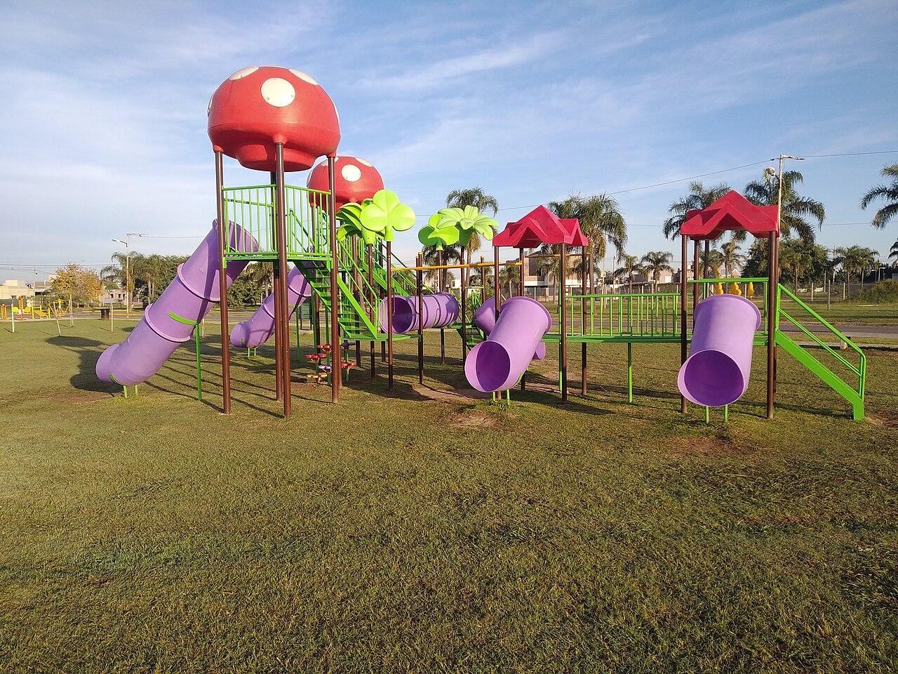 Playground Funes Argentine wikimedia
